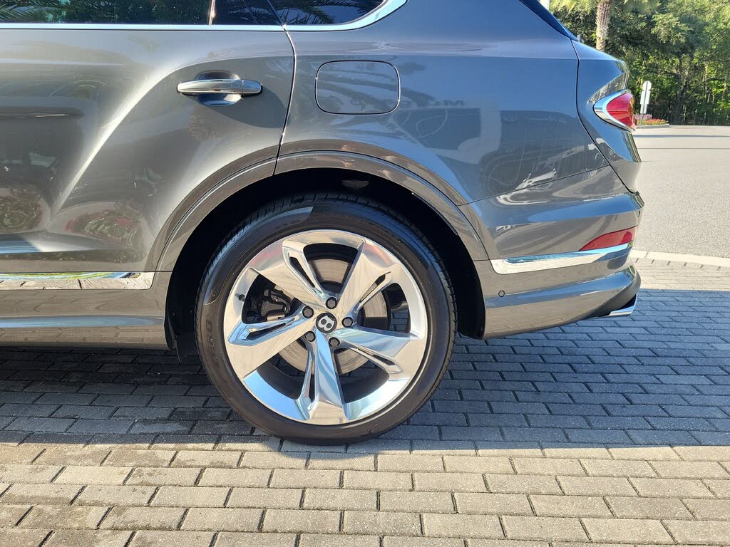 2023 Bentley Bentayga Hybrid AWD photo 14