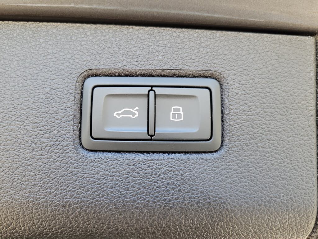 2023 Bentley Bentayga Hybrid AWD photo 17