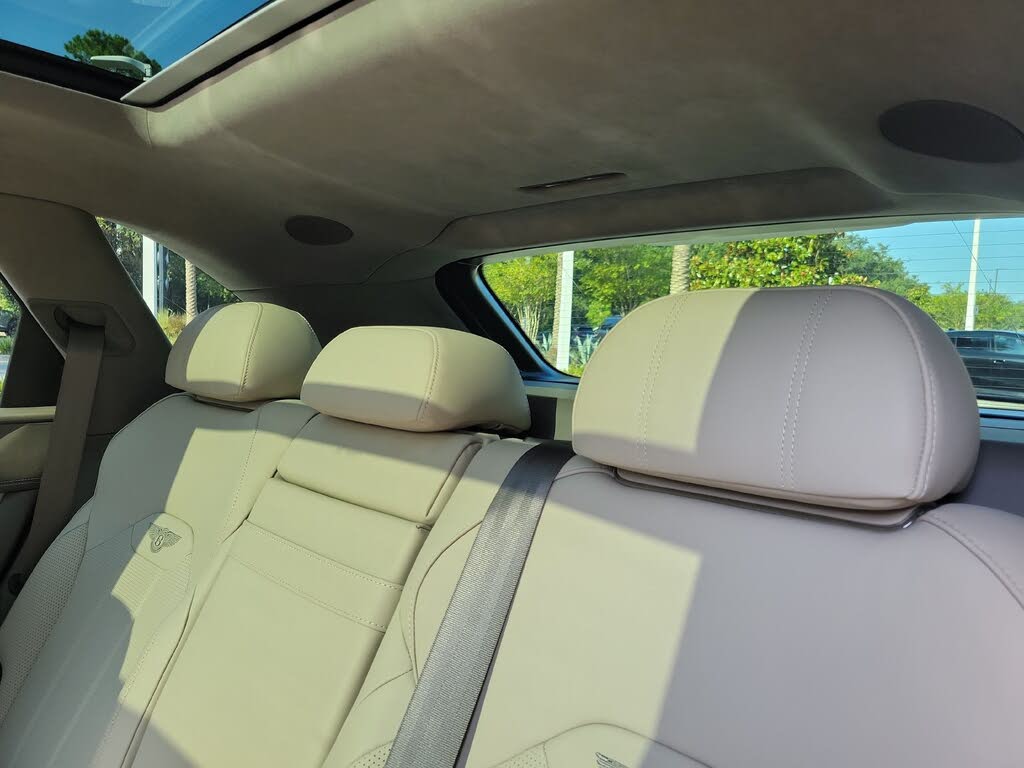 2023 Bentley Bentayga Hybrid AWD photo 21