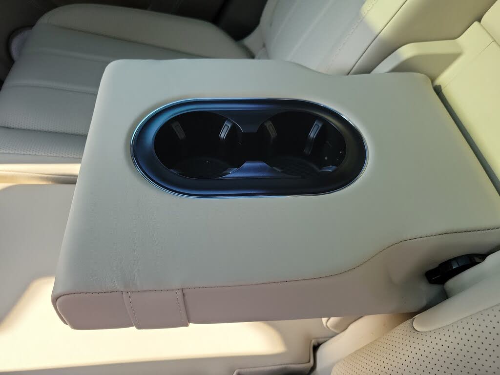 2023 Bentley Bentayga Hybrid AWD photo 22