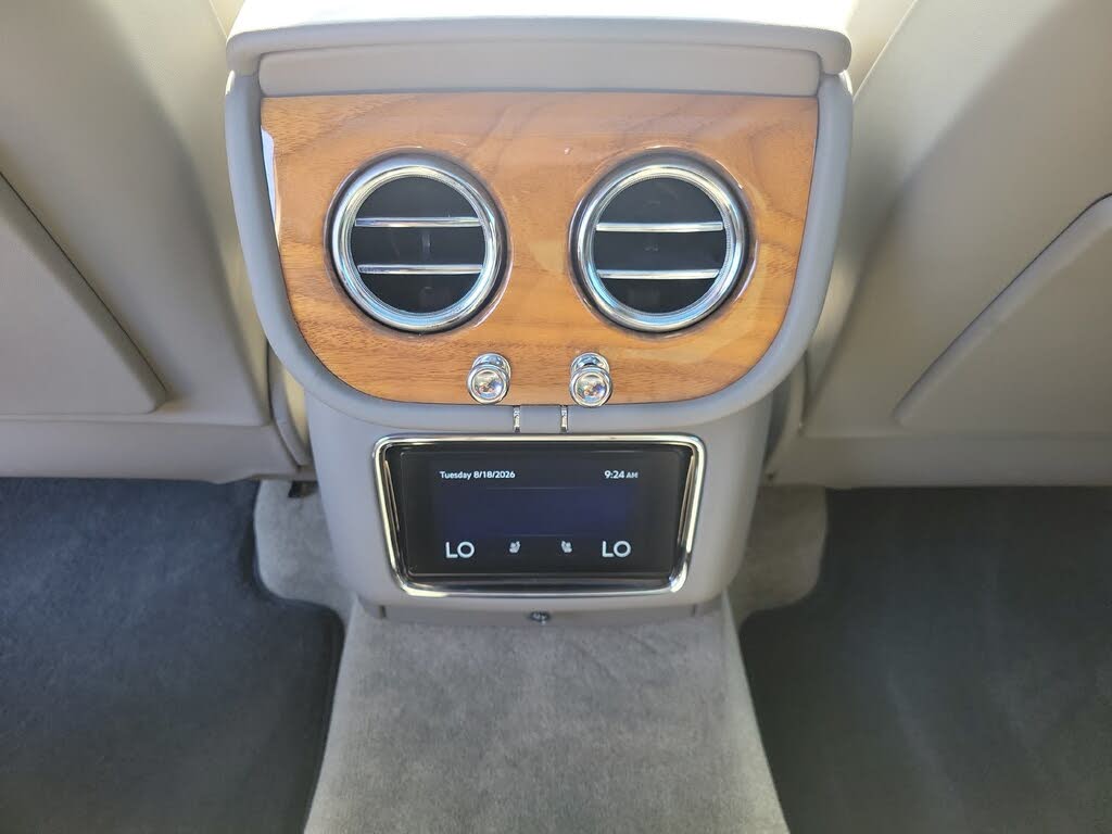2023 Bentley Bentayga Hybrid AWD photo 24