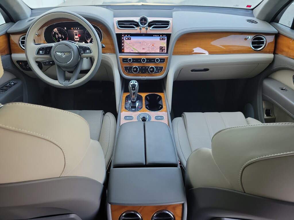 2023 Bentley Bentayga Hybrid AWD photo 4