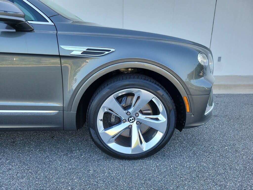2023 Bentley Bentayga Hybrid AWD photo 8