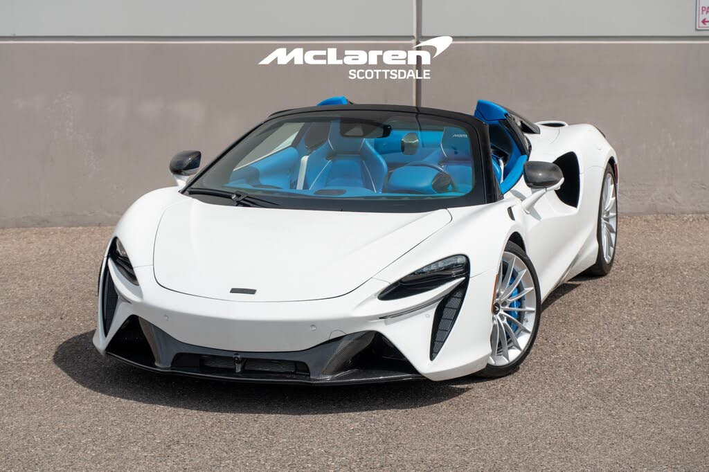 2025 McLaren Artura RWD