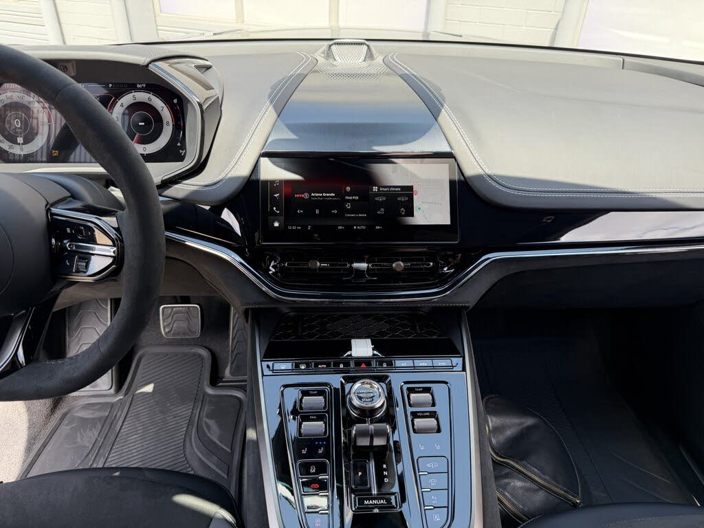 2026 Aston Martin DBX S AWD photo 10