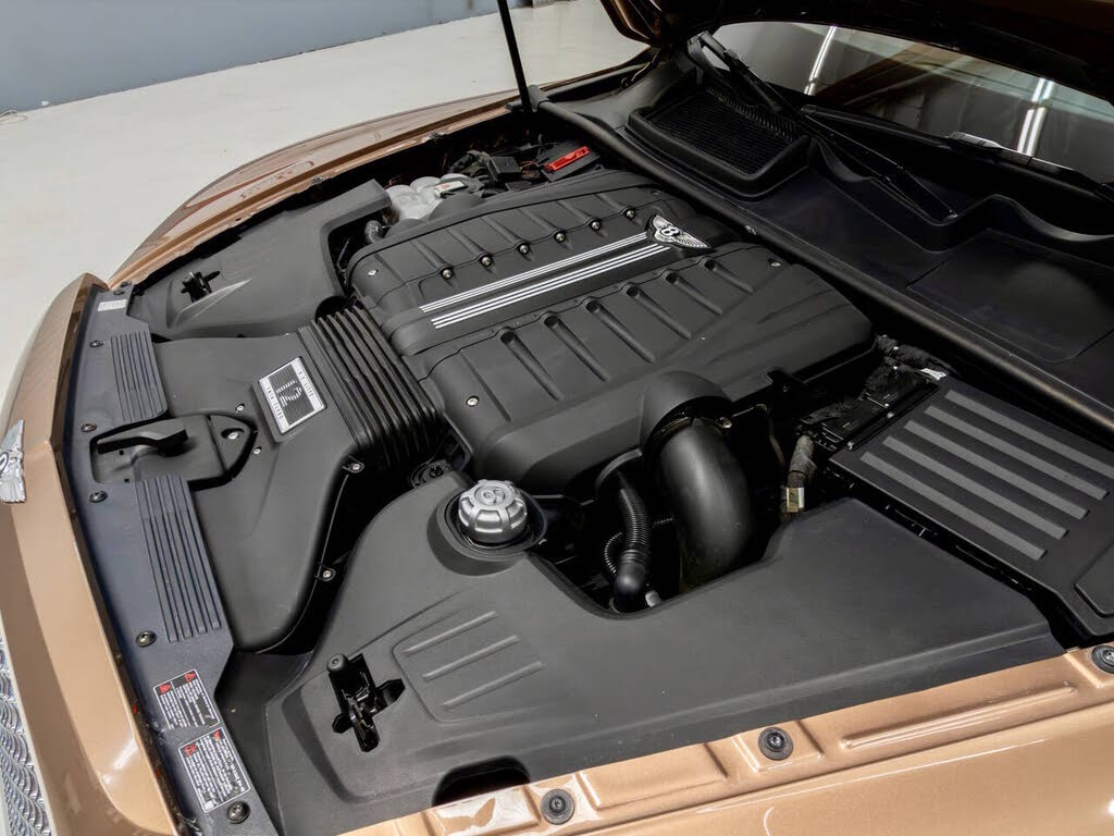 2017 Bentley Bentayga W12 AWD photo 11