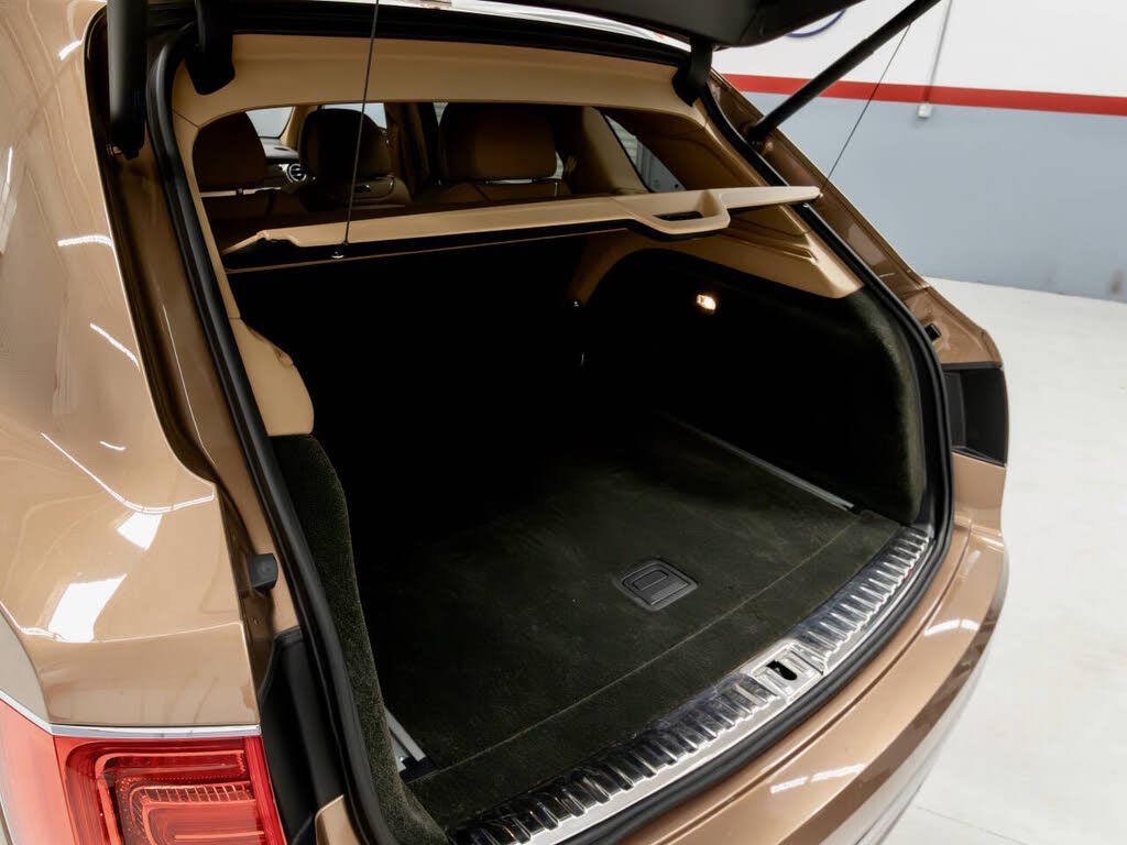 2017 Bentley Bentayga W12 AWD photo 18
