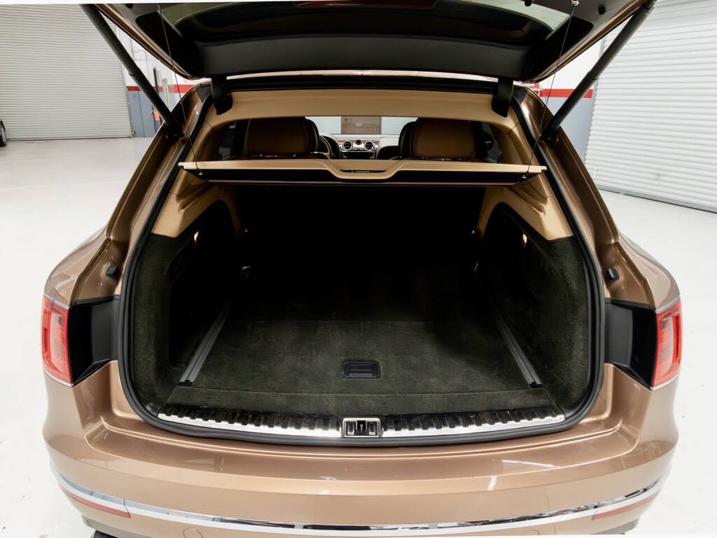 2017 Bentley Bentayga W12 AWD photo 19