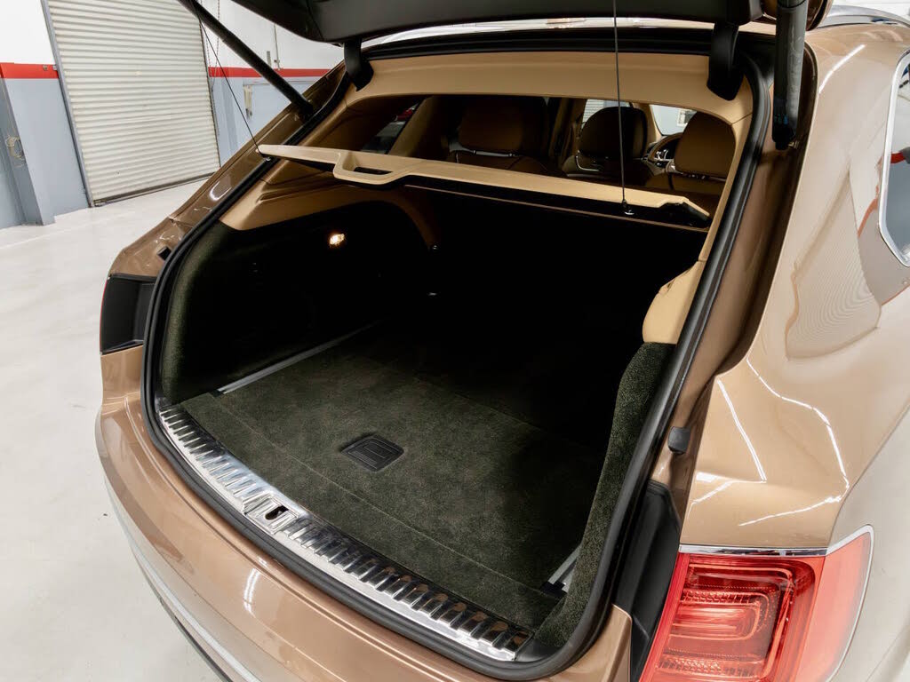 2017 Bentley Bentayga W12 AWD photo 20