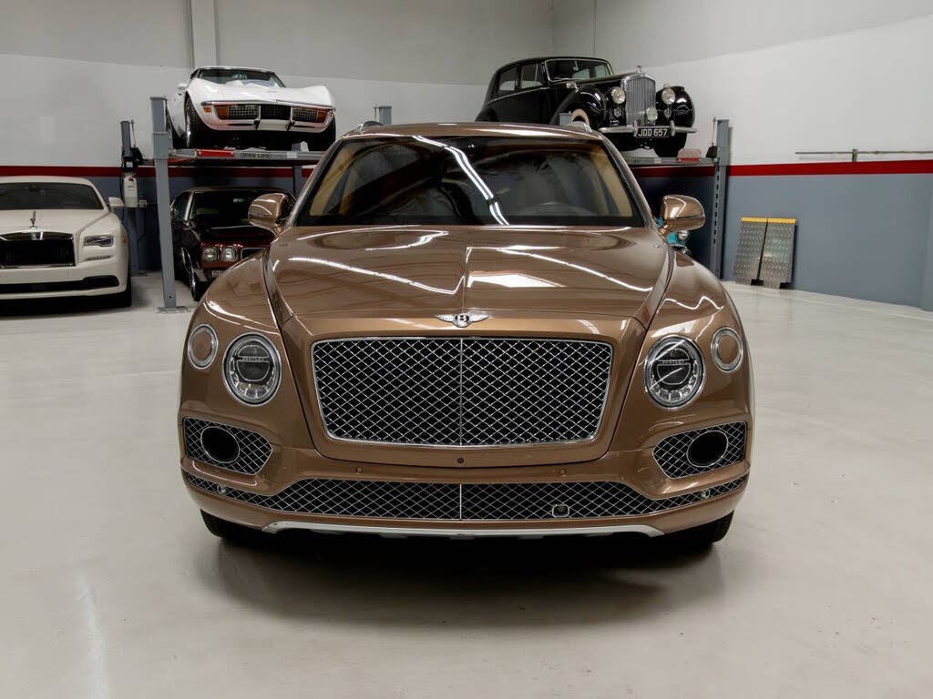 2017 Bentley Bentayga W12 AWD photo 3