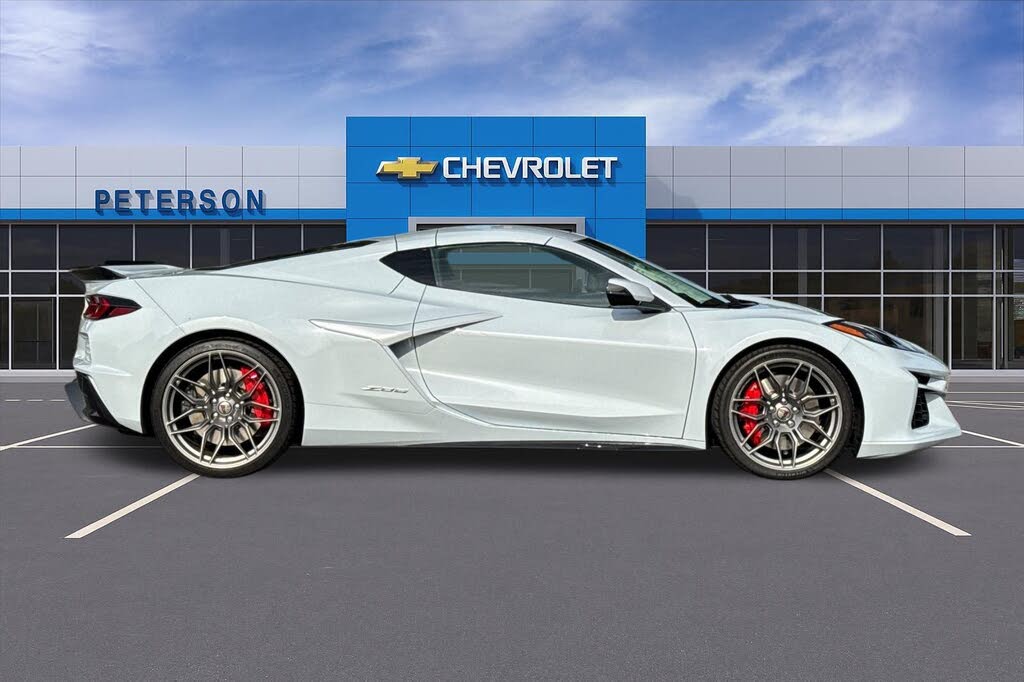 2023 Chevrolet Corvette Z06 2LZ Coupe RWD photo 3