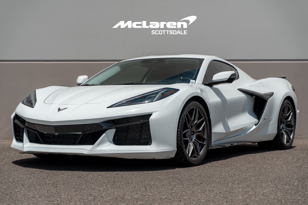 2024 Chevrolet Corvette Z06 3LZ Coupe RWD photo 3