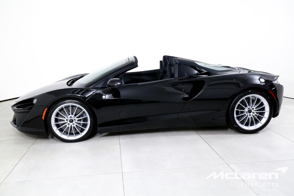 2026 McLaren Artura RWD photo 7