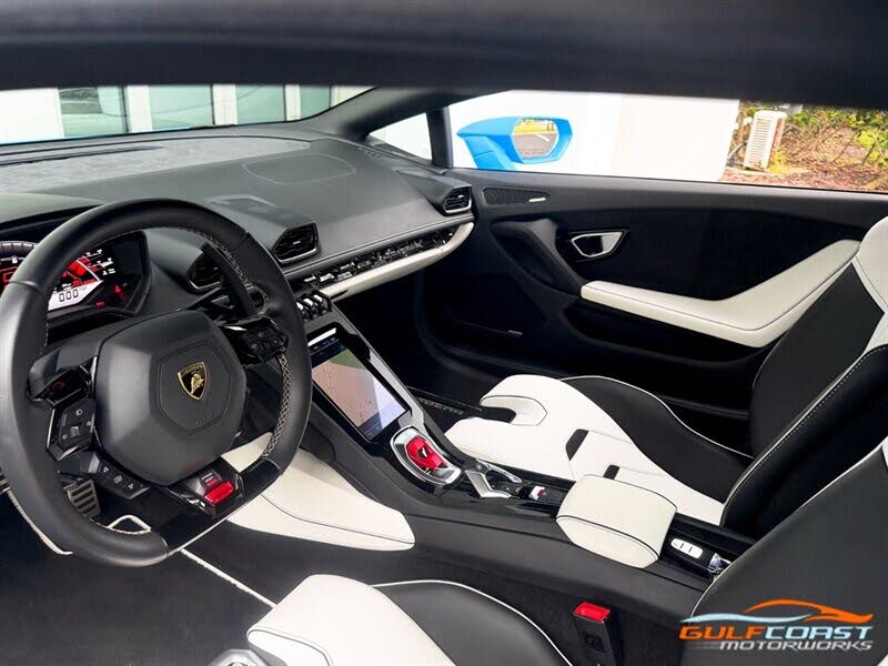 2021 Lamborghini Huracan photo 14