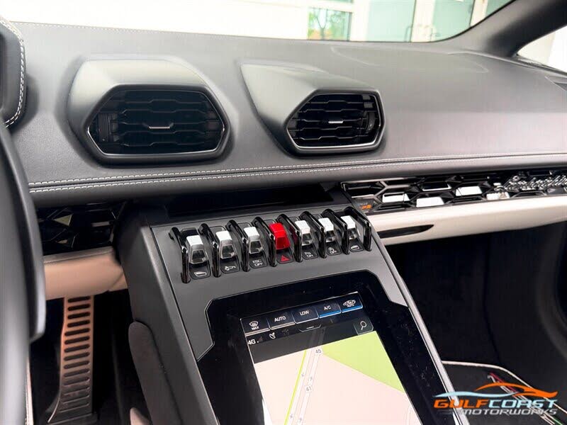 2021 Lamborghini Huracan photo 16