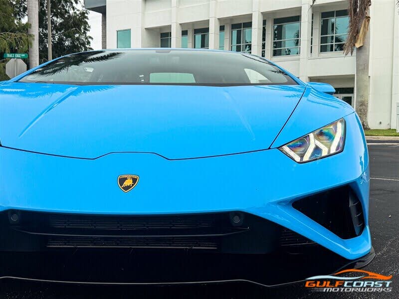 2021 Lamborghini Huracan photo 3