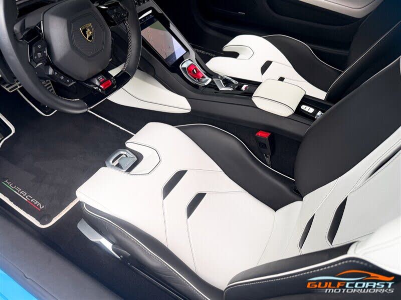 2021 Lamborghini Huracan photo 21