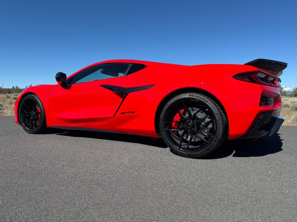 2025 Chevrolet Corvette Z06 2LZ Coupe RWD photo 4