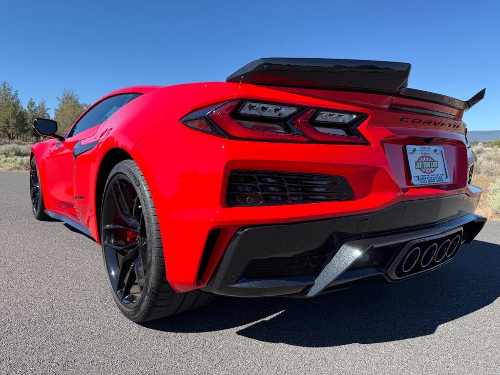 2025 Chevrolet Corvette Z06 2LZ Coupe RWD photo 5