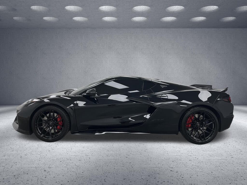 2026 Chevrolet Corvette Z06 2LZ Coupe RWD photo 2