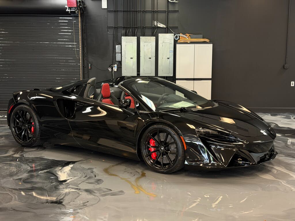 2026 McLaren Artura RWD