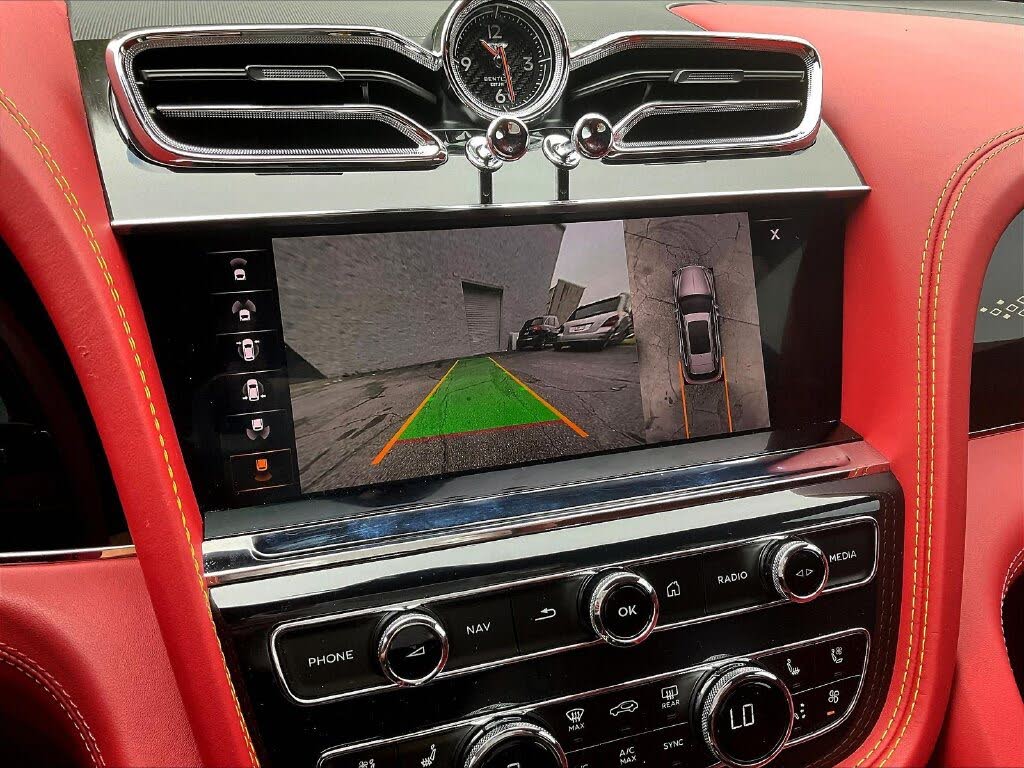 2023 Bentley Bentayga Azure V8 AWD photo 14