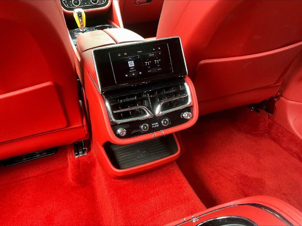 2023 Bentley Bentayga Azure V8 AWD photo 10