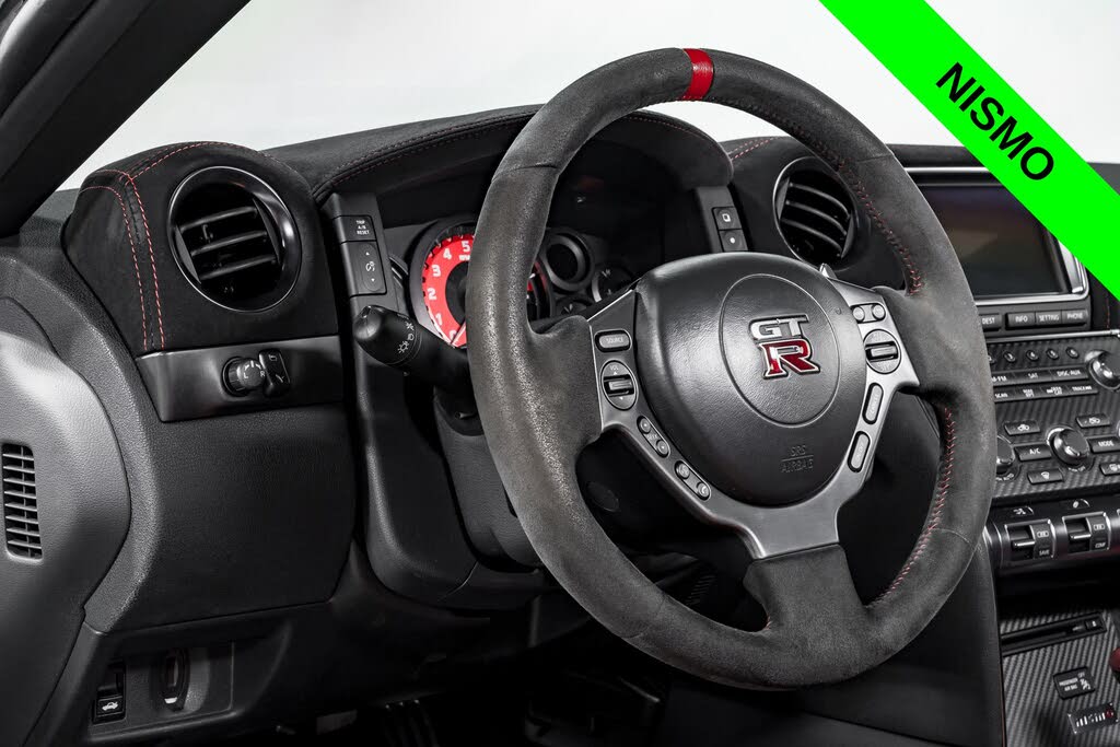 2016 Nissan GT-R NISMO photo 16