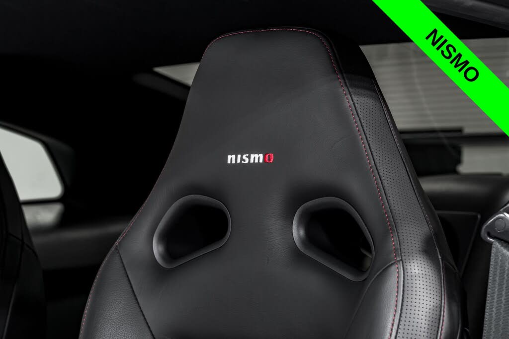 2016 Nissan GT-R NISMO photo 19