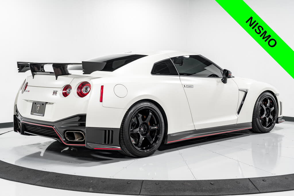 2016 Nissan GT-R NISMO photo 3