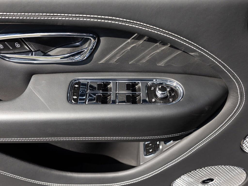 2025 Bentley Bentayga V8 AWD photo 24