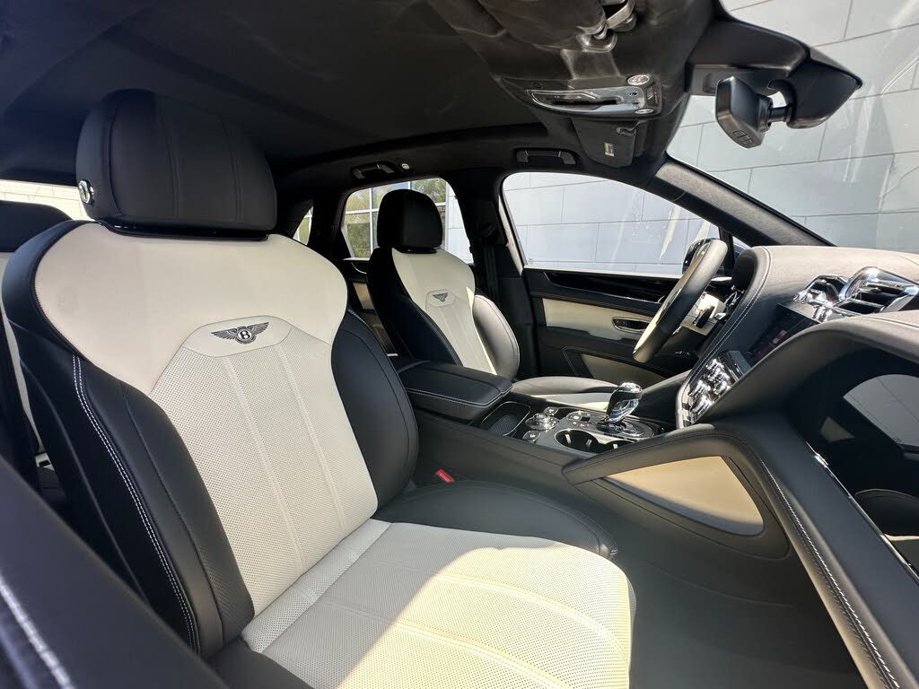 2026 Bentley Bentayga photo 6