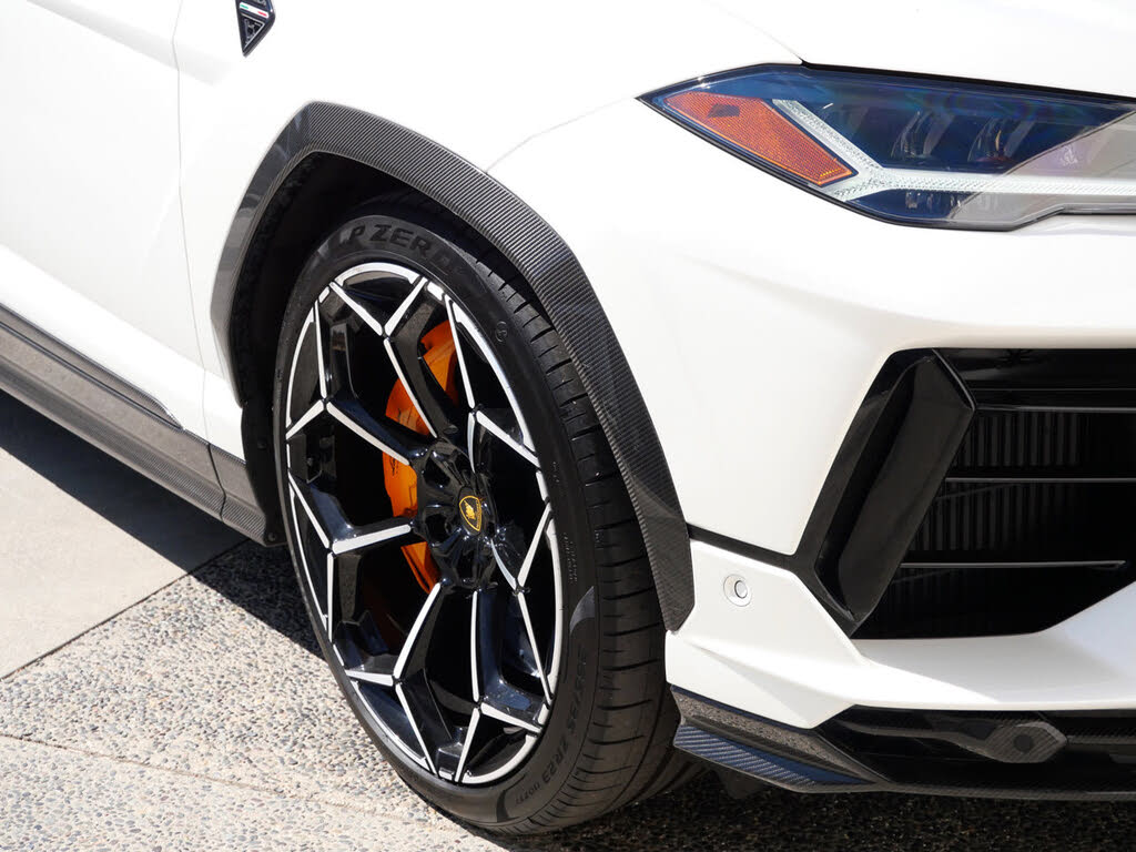 2024 Lamborghini Urus Performante AWD photo 18