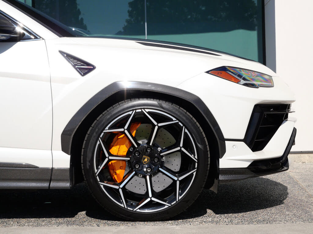 2024 Lamborghini Urus Performante AWD photo 9