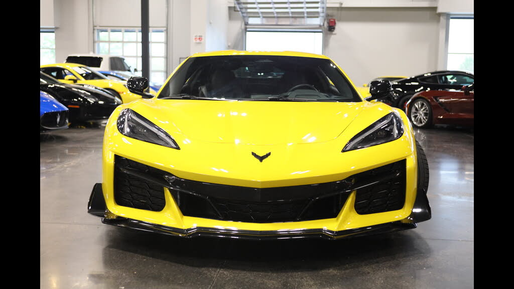 2025 Chevrolet Corvette Z06 2LZ Coupe RWD photo 2
