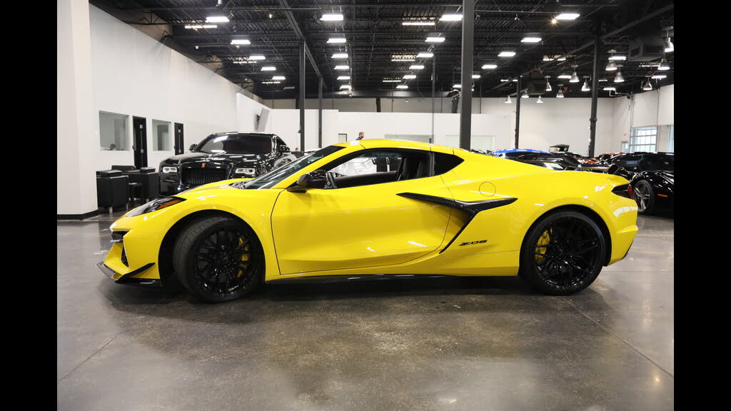 2025 Chevrolet Corvette Z06 2LZ Coupe RWD photo 9