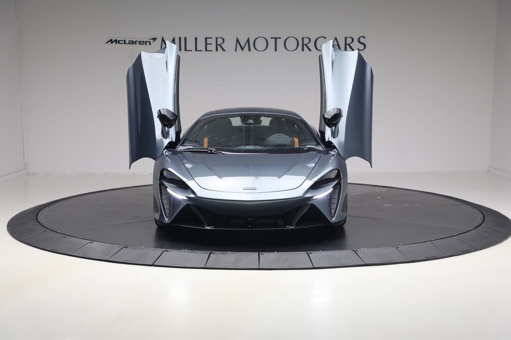 2026 McLaren Artura RWD photo 12