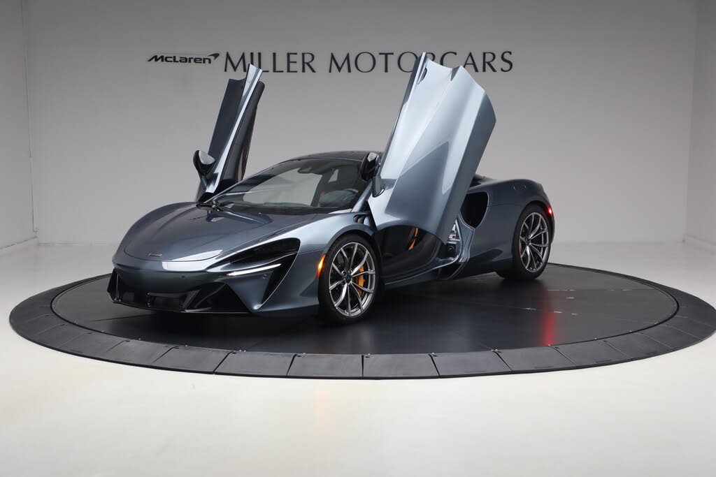 2026 McLaren Artura RWD photo 13