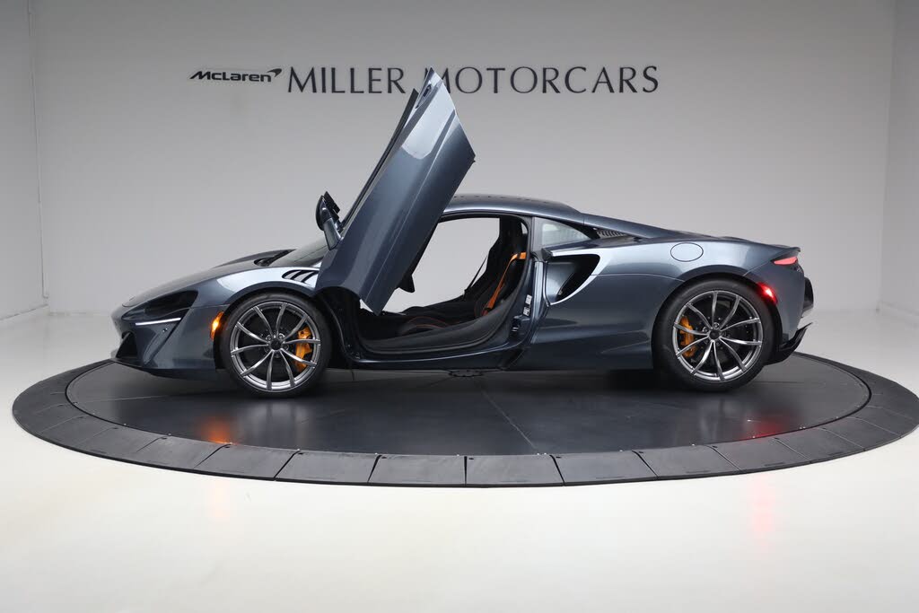 2026 McLaren Artura RWD photo 14