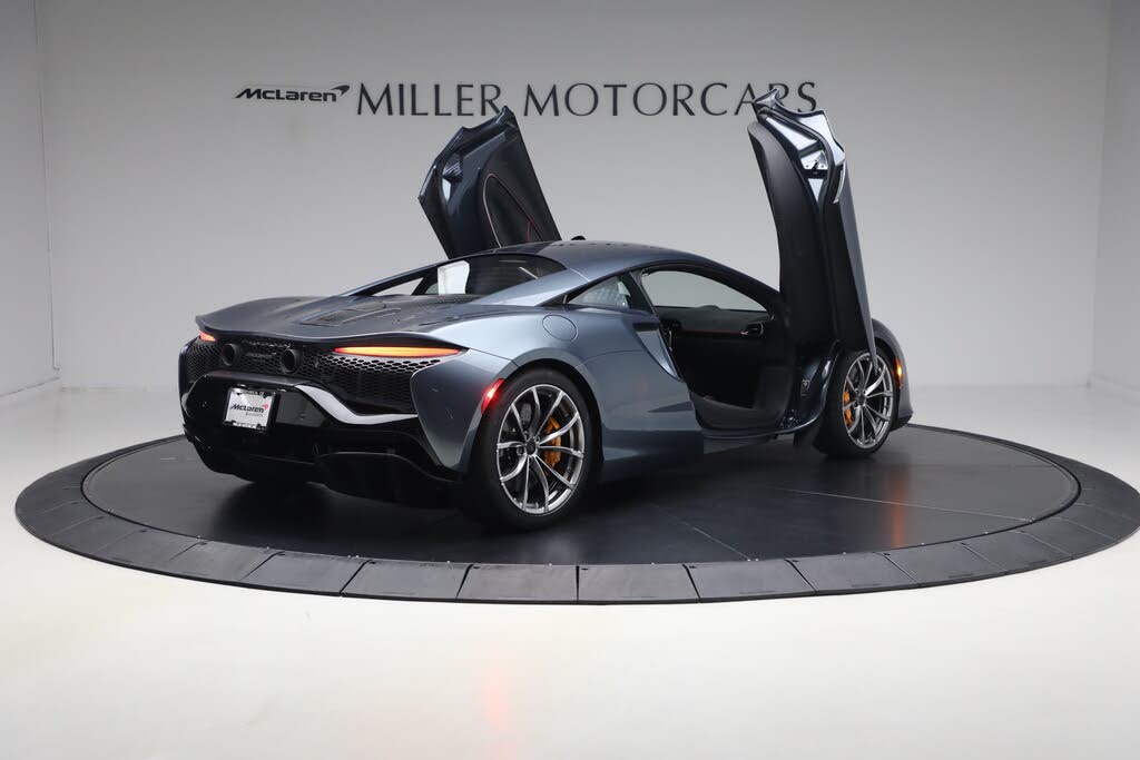 2026 McLaren Artura RWD photo 17