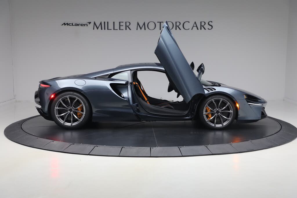 2026 McLaren Artura RWD photo 18