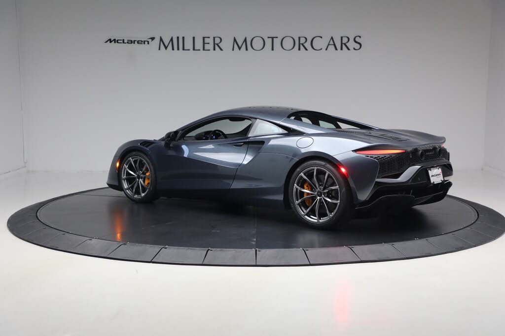 2026 McLaren Artura RWD photo 3