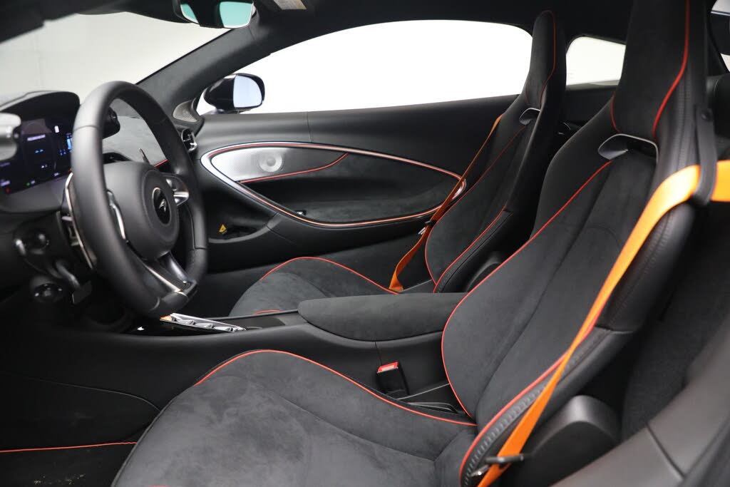 2026 McLaren Artura RWD photo 21