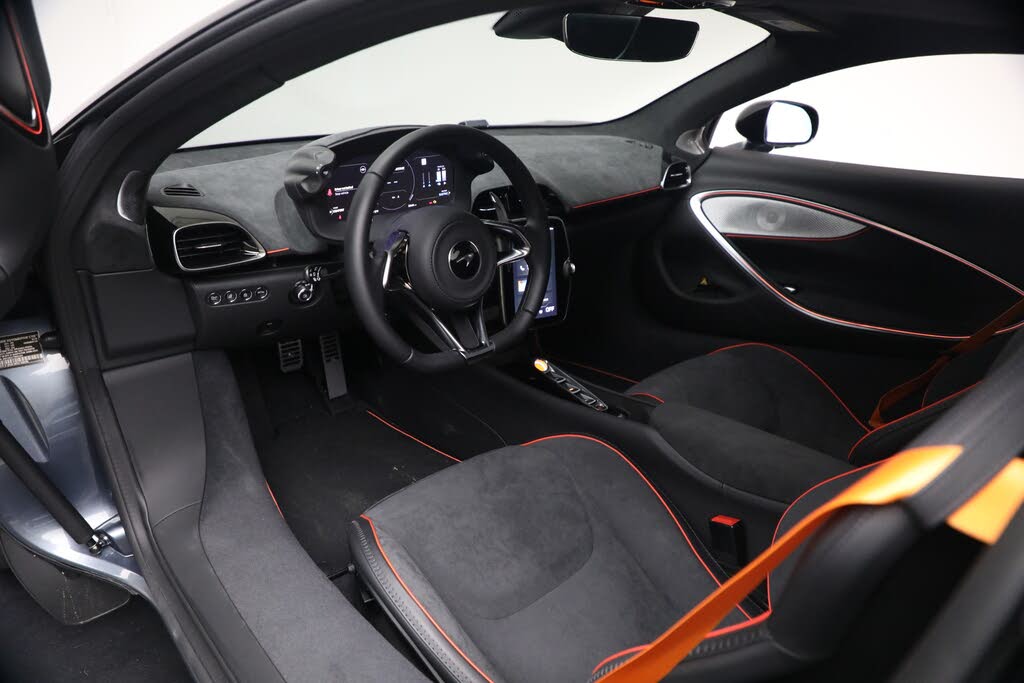 2026 McLaren Artura RWD photo 22