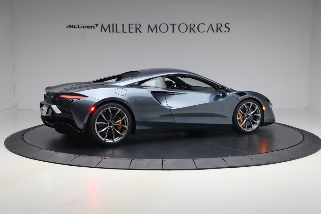 2026 McLaren Artura RWD photo 7