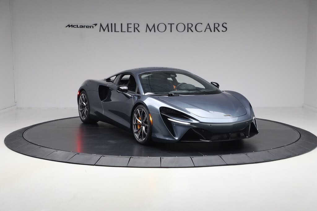 2026 McLaren Artura RWD photo 10