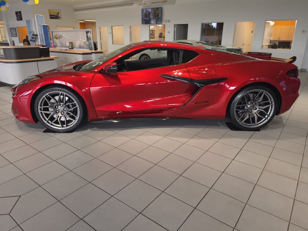 2024 Chevrolet Corvette Z06 1LZ Coupe RWD photo 2