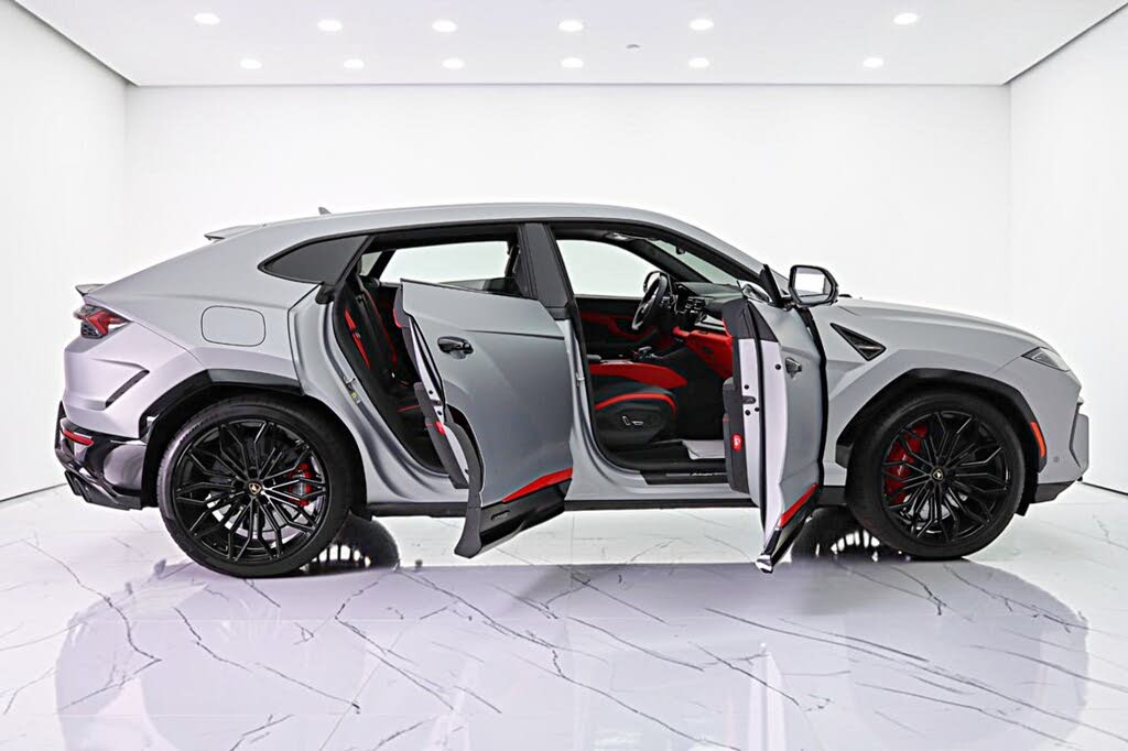 2025 Lamborghini Urus SE AWD photo 13