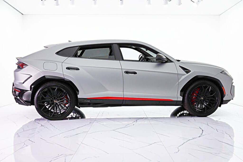 2025 Lamborghini Urus SE AWD photo 14
