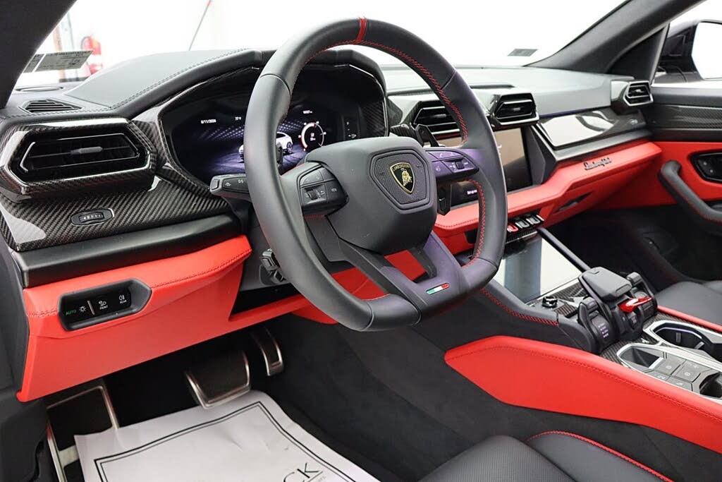 2025 Lamborghini Urus SE AWD photo 21
